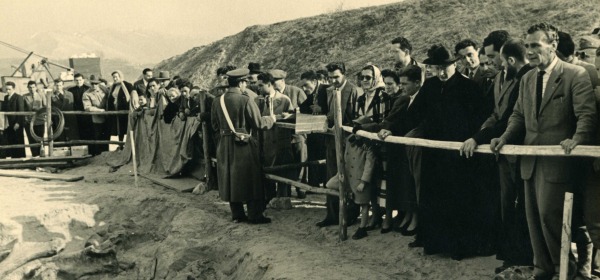 Foto del ritrovamento dei resti del Mammuthus meridionalis vestinus