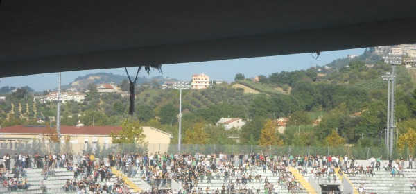 La curva dei tifosi del Chieti