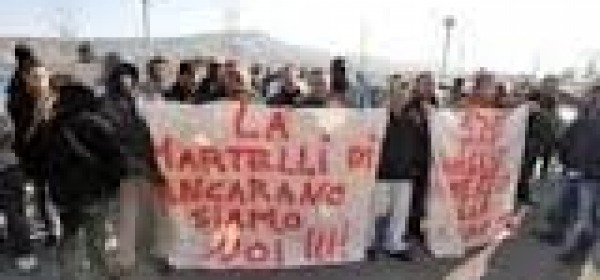 Manifestazione lavoratori Martelli