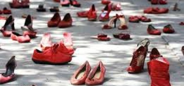 protesta scarpe rosse