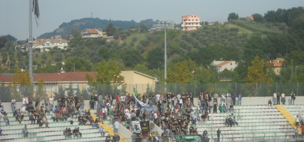La curva "Volpi" dello stadio "Guido Angelini"