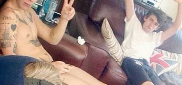 Harry Styles nudo