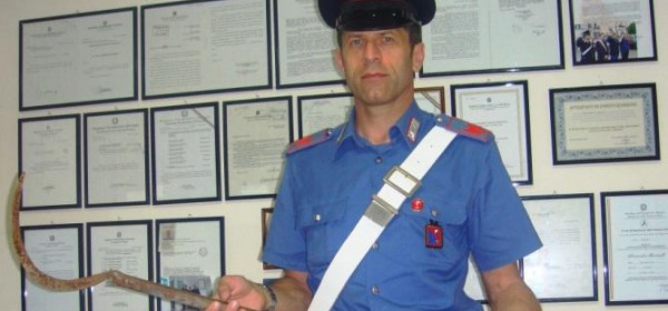 Carabinieri con falce