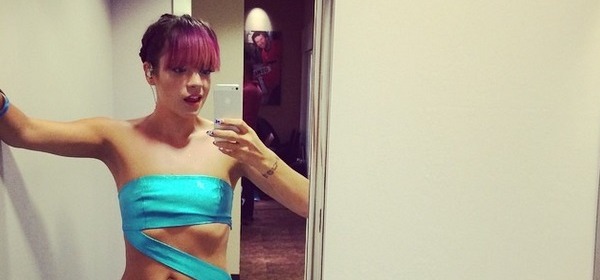 Lily Allen Fuori di Seno