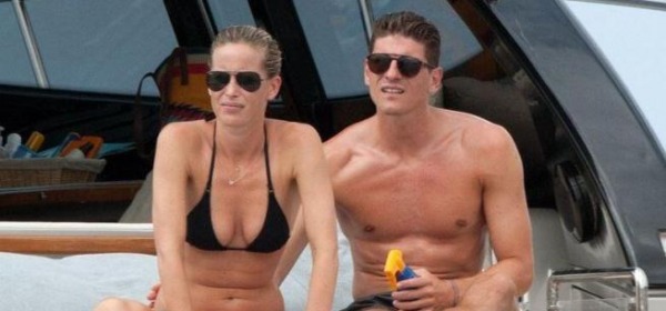 Mario Gomez e Carina Wanzung