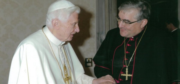 Vescovo Seccia con Benedetto XVI