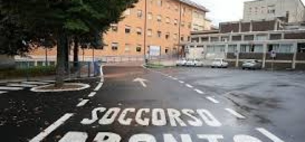 L'ingresso del pronto soccorso dell'ospedale di Sulmona