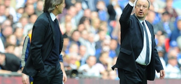 Mancini (a sinistra) e Benitez (a destra) ai tempi della Premier inglese