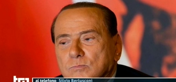 Silvio Berlusconi rugoso e stanco