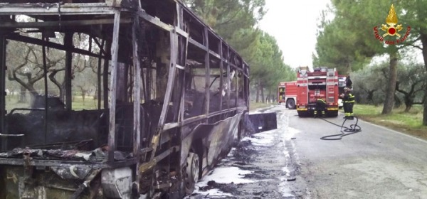 Autobus bruciato