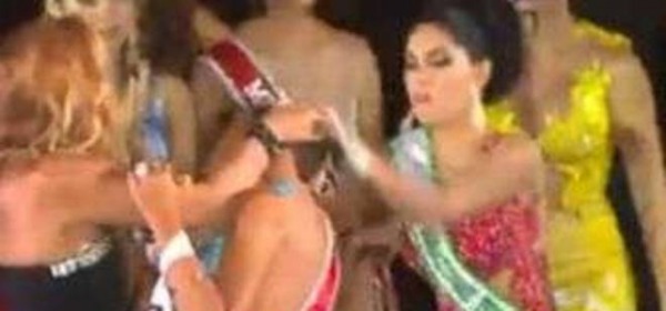 Miss Amazzonia, la seconda classificata non ci sta e prende a botte la reginetta