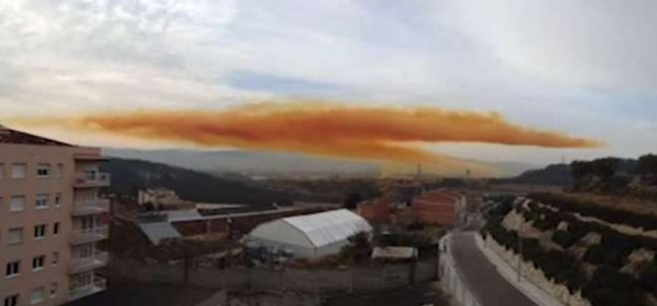 Nube tossica vicino Barcellona (Youtube)