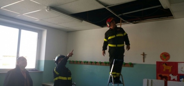 Monteodorisio (Chieti), cede controsoffitto scuola media Molisani