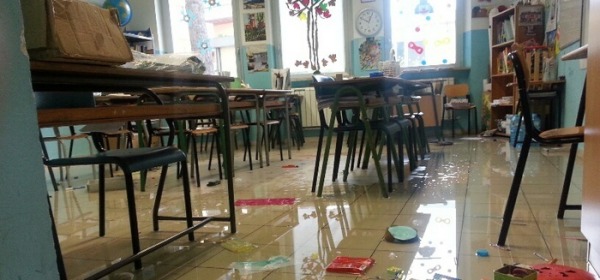 scuola devastata