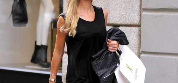 Ilary Blasi, shopping in centro a Milano