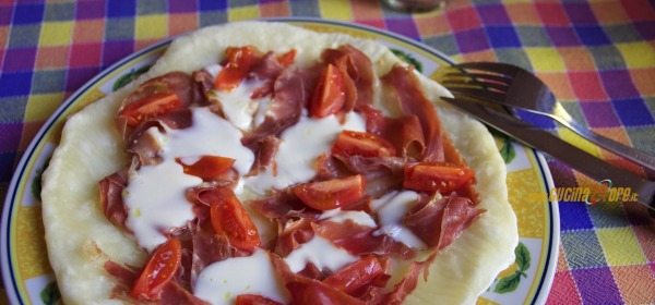 Pizza “Spuntino Al Mare” Pomodorini, Stracchino e Prosciutto – Senza Glutine