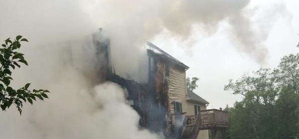 Schianto aereo su villa a Plainville - foto da Twitter