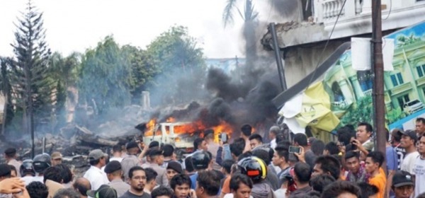 Aereo militare si schianta su Medan