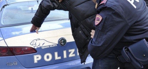 Furto, polizia arresta due giovani