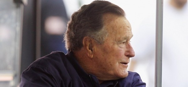 L'ex presidente George H.W. Bush