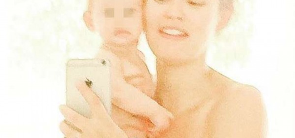 Bianca Balti, selfie senza veli con la figlioletta