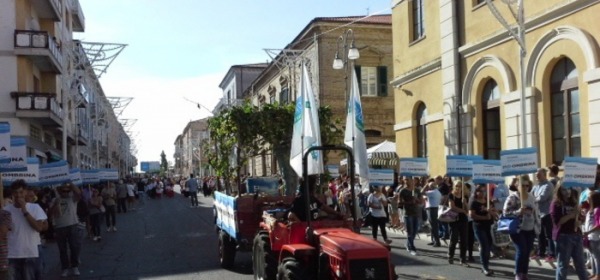 carro no-ombrina, foto da ansa