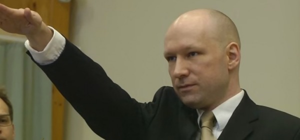 Breivik, il saluto nazista in aula