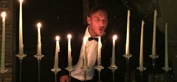 Francesco Totti compie 40 anni, e sbarca su Facebook