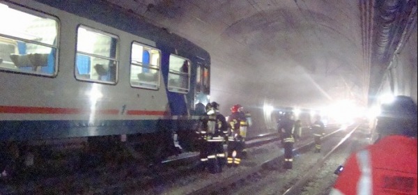 Treno in galleria - foto di repertorio