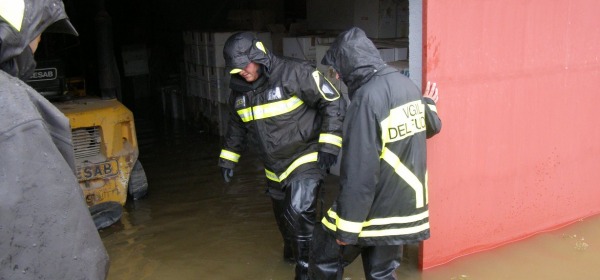 I vigili del fuoco al lavoro