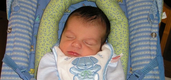 Foto da http://commons.wikimedia.org/wiki/File:LucasSleeping.JPG