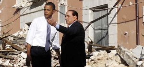Obama con Berlusconi a L'Aquila durante il G8 del 2009
