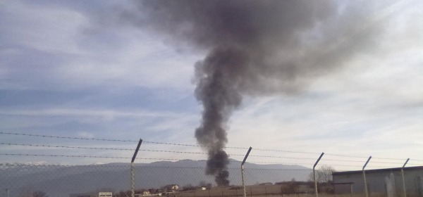 L'incendio visto dalla Strada Provinciale Coppito-Preturo