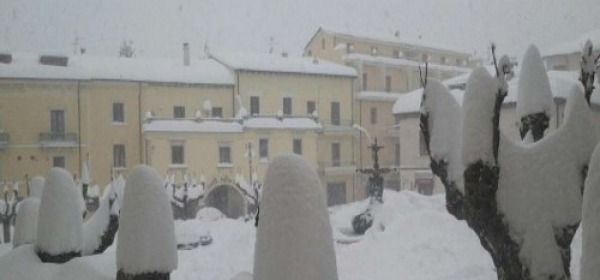 Castel di Sangro con oltre 1 m di neve