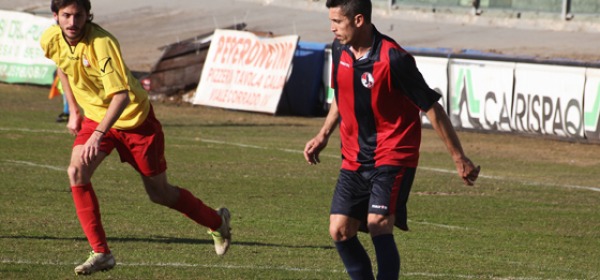 L'attaccante rossoblù Roberto Colussi, suo il gol del raddoppio