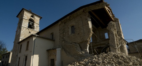 Chiesa di Villa Sant'Angelo dopo il 6 aprile 2009