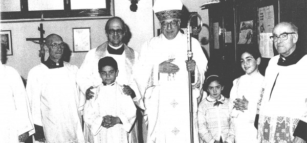 Un giovane Don Giuseppe con il Vescovo Peressin