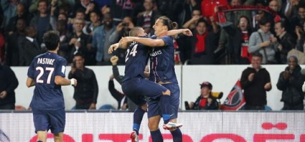 Verratti abbraccia Ibra dopo il 2-0