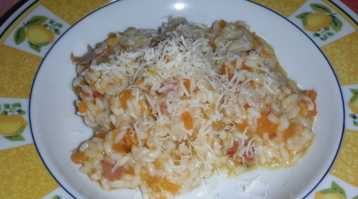 Risotto con zucca, speck e stracchino