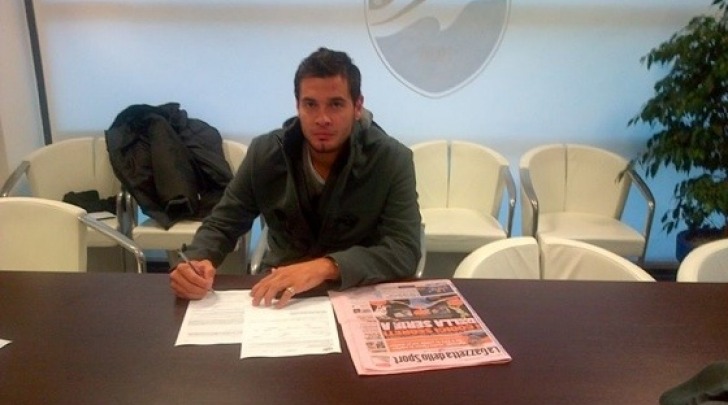 Milton Caraglio firma il contratto con il Pescara