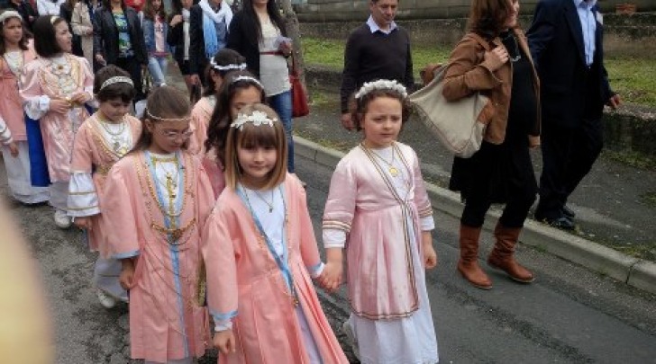 La processione delle Verginelle a Rapino (Ch) - foto Rocco Micucci