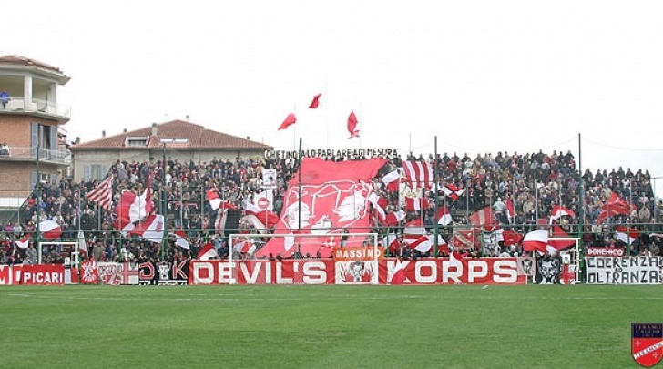 Lo spettacolo della Curva Est di qualche anno fa