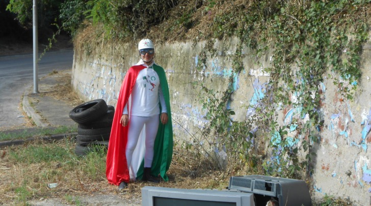 Italy Man in discarica