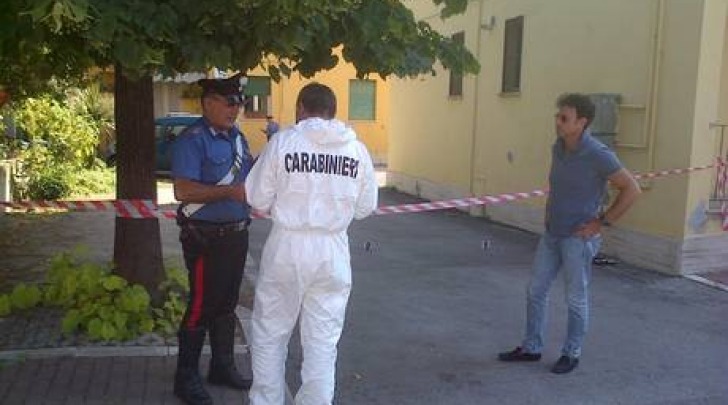 Rilievi dei Carabinieri per l'agguato a Di Risio