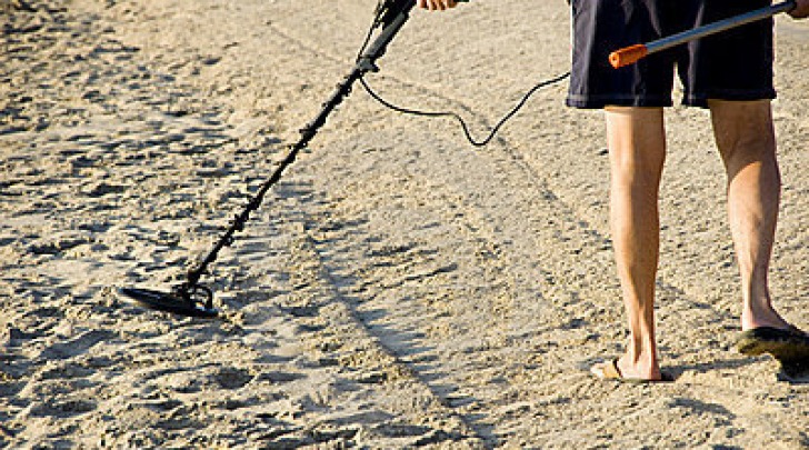 Metal detector spiaggia