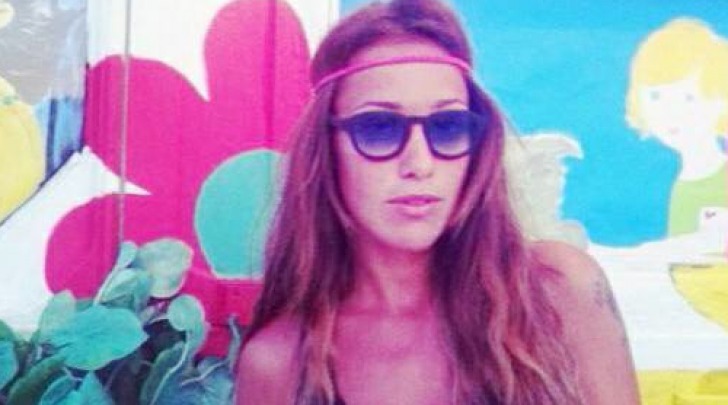 Teresanna Pugliese in versione hippie