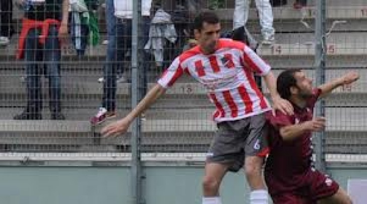 Ivan Speranza in azione con la maglia del Teramo qualche stagione fa