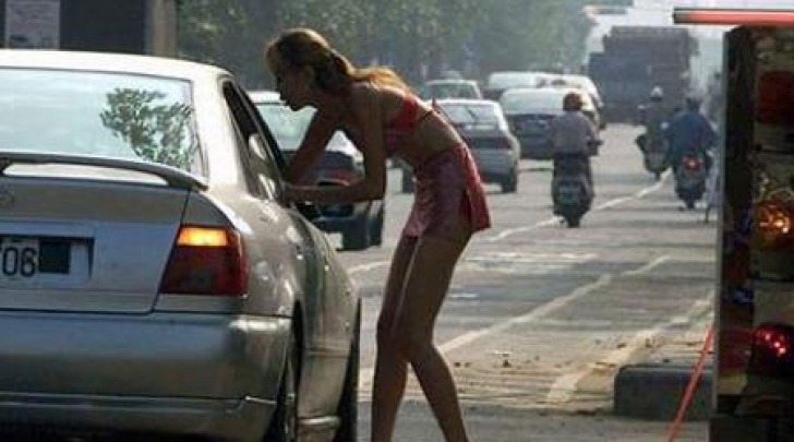 Prostitute in strada anche durante il giorno
