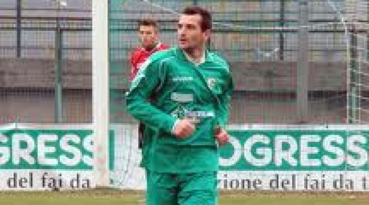 Salvatore Arcuri con la casacca dell'Avellino nel 2011