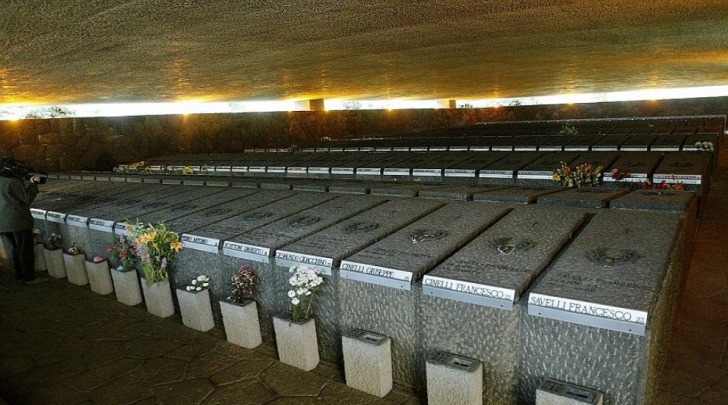 Le tombe dei caduti delle Fosse Aredeatine